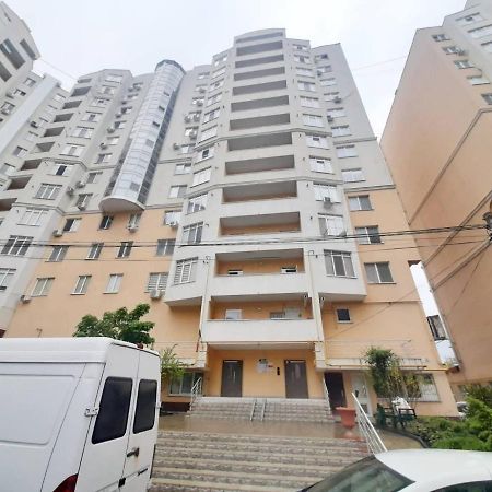 Bright Central Apartment Кишинів Екстер'єр фото